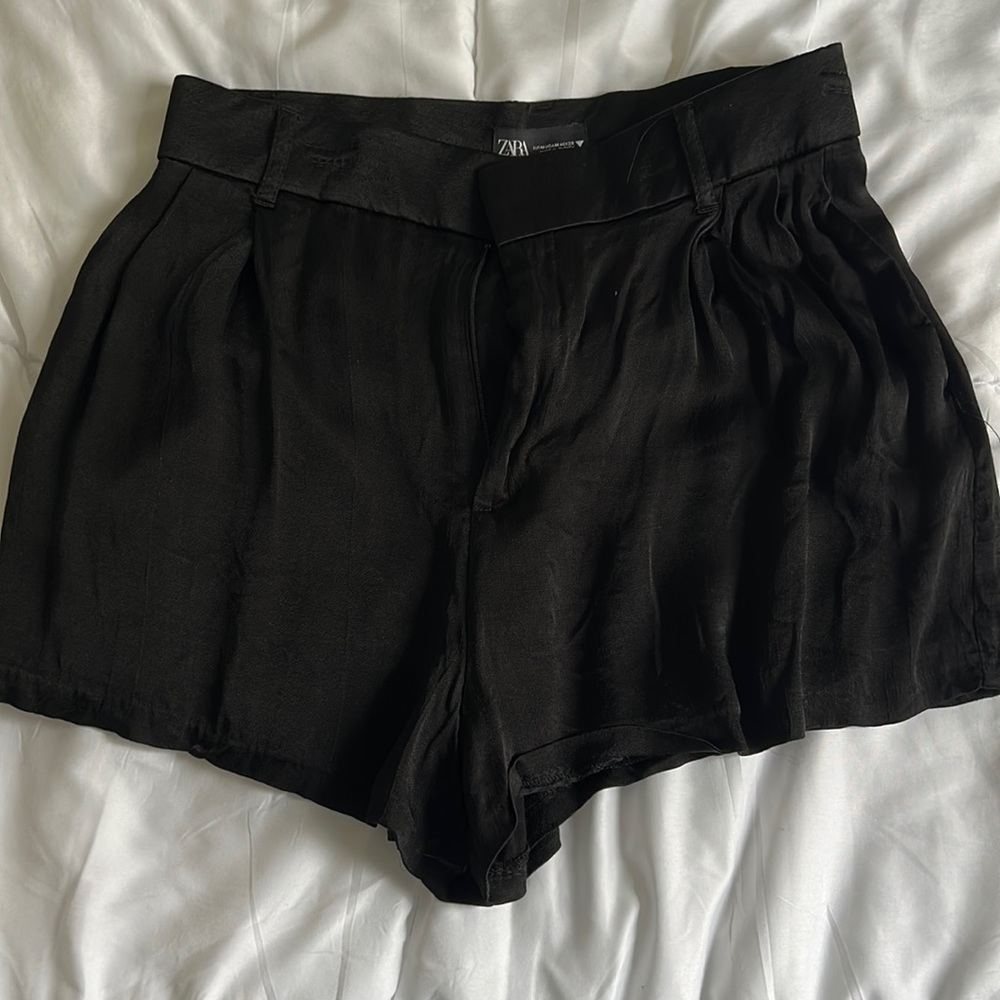 Silky dress shorts